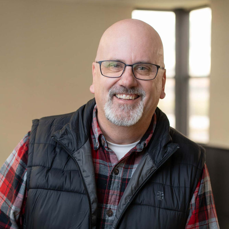 Dan Shefland headshot